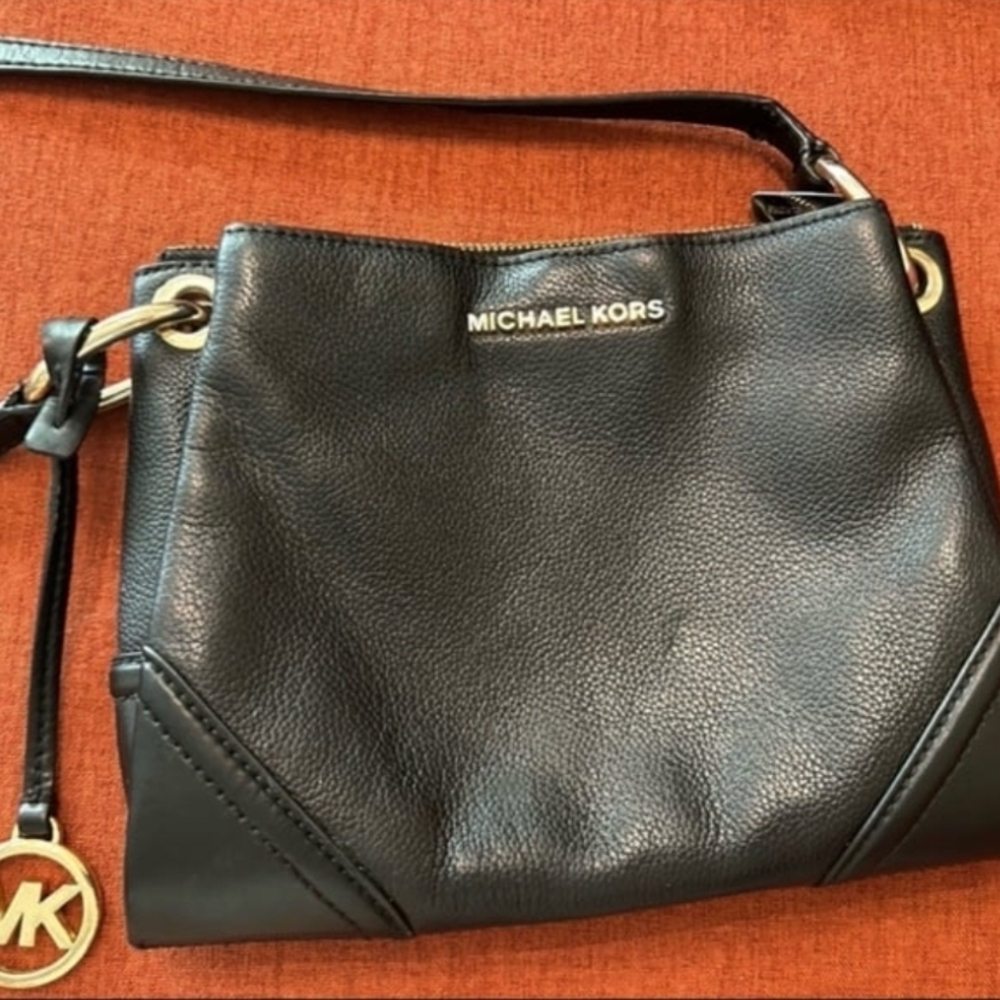 Michael Kors Elegant Black Crossbody Bag